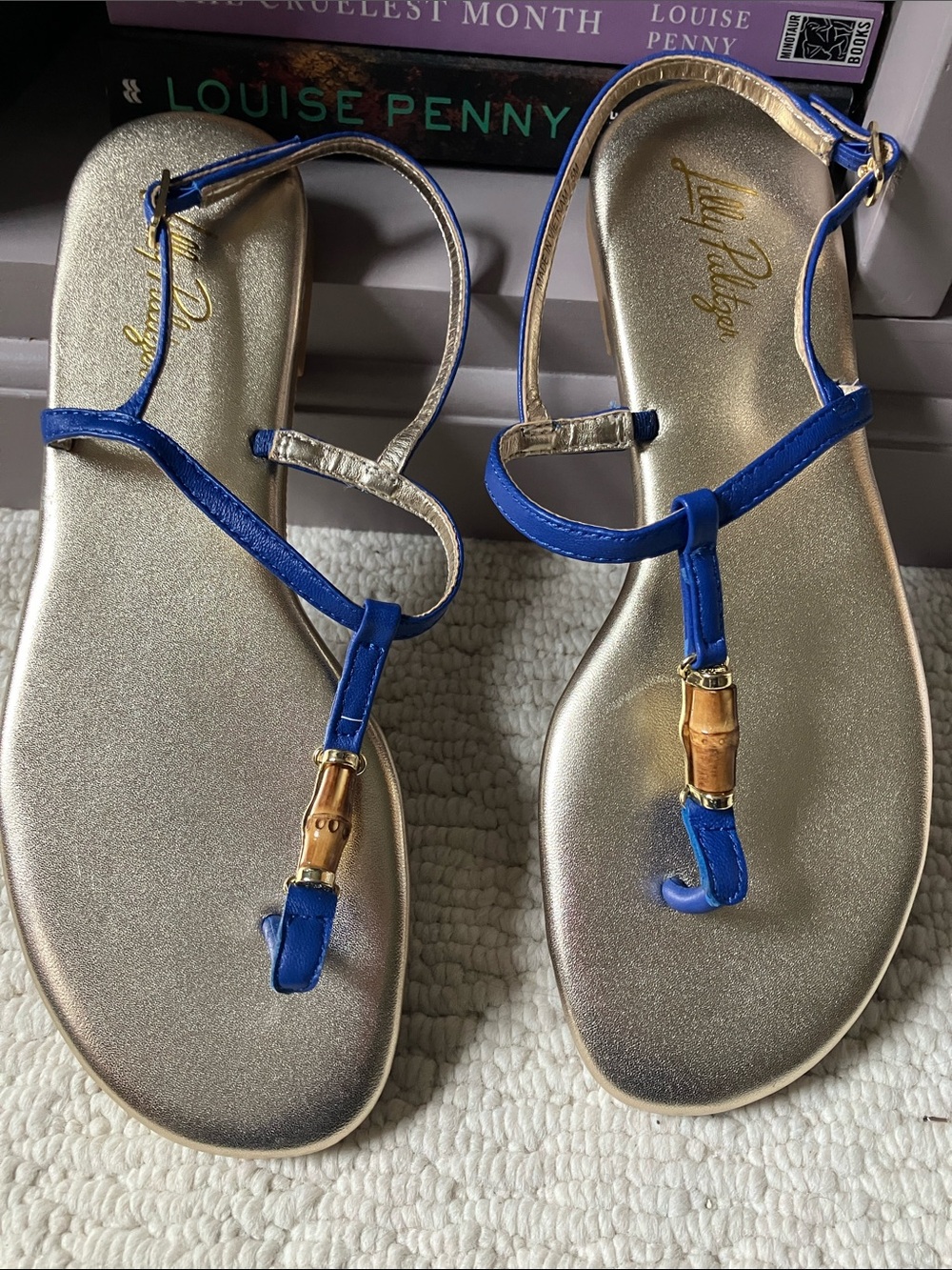 Lilly Pulitzer Lena Sandals Blue & Gold T-Strap Bamboo Accent EUC 7.5